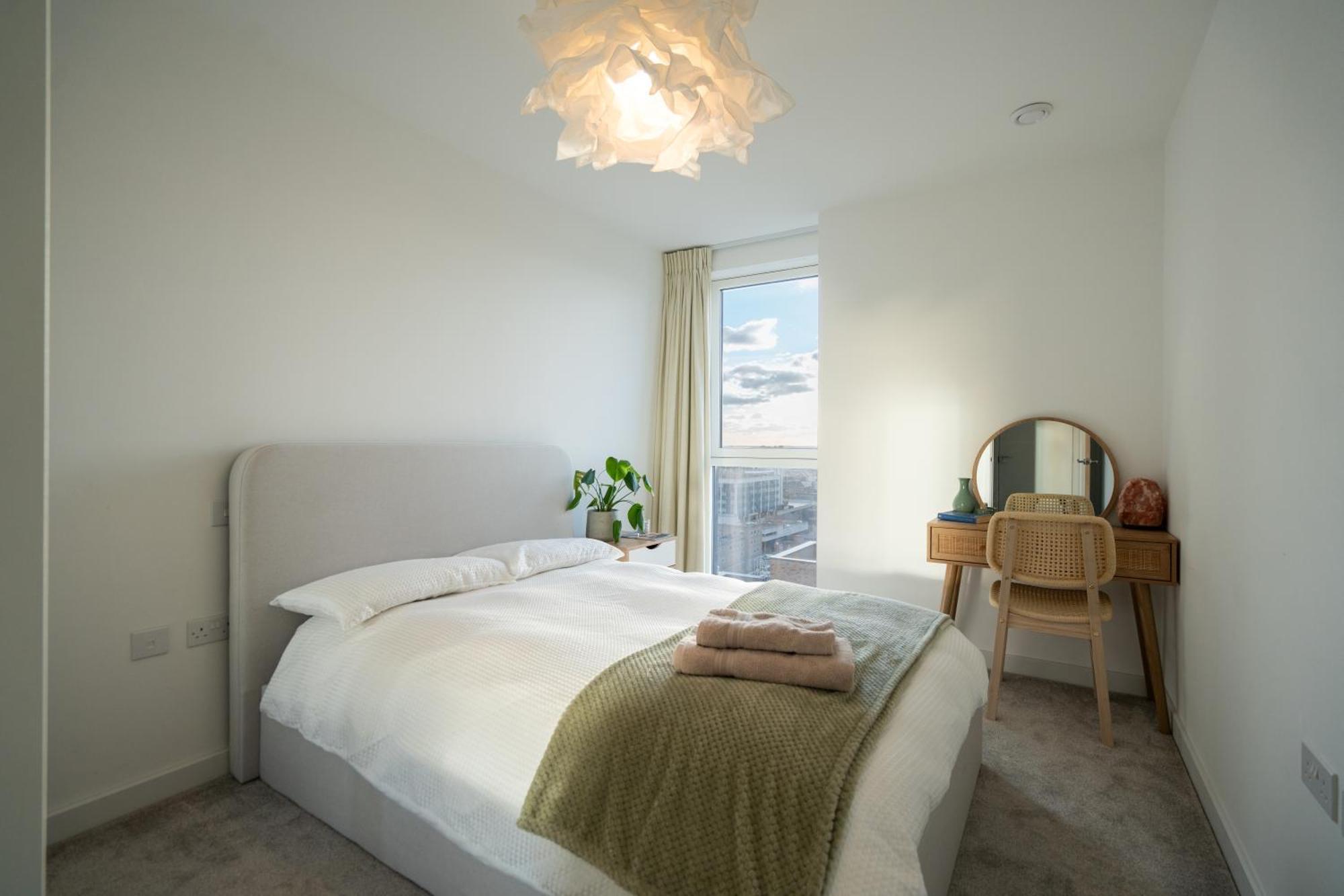 Apartament Sunset Retreat: Steps From Heathrow/Twickenham Hounslow Zewnętrze zdjęcie